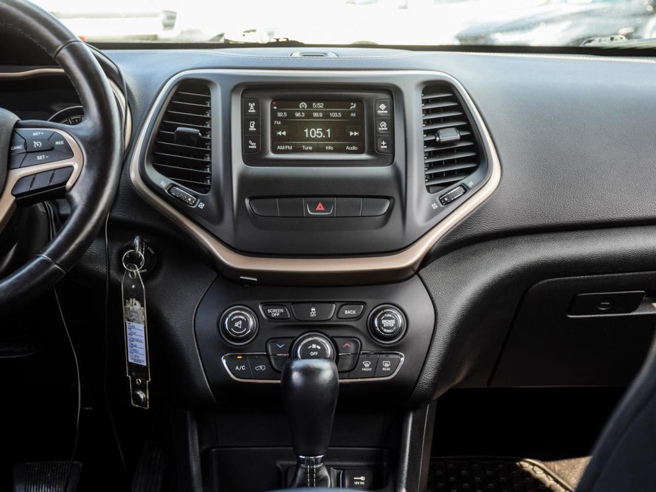 2014 Jeep Cherokee SPORT   LOW KMS, No Accidents Photo