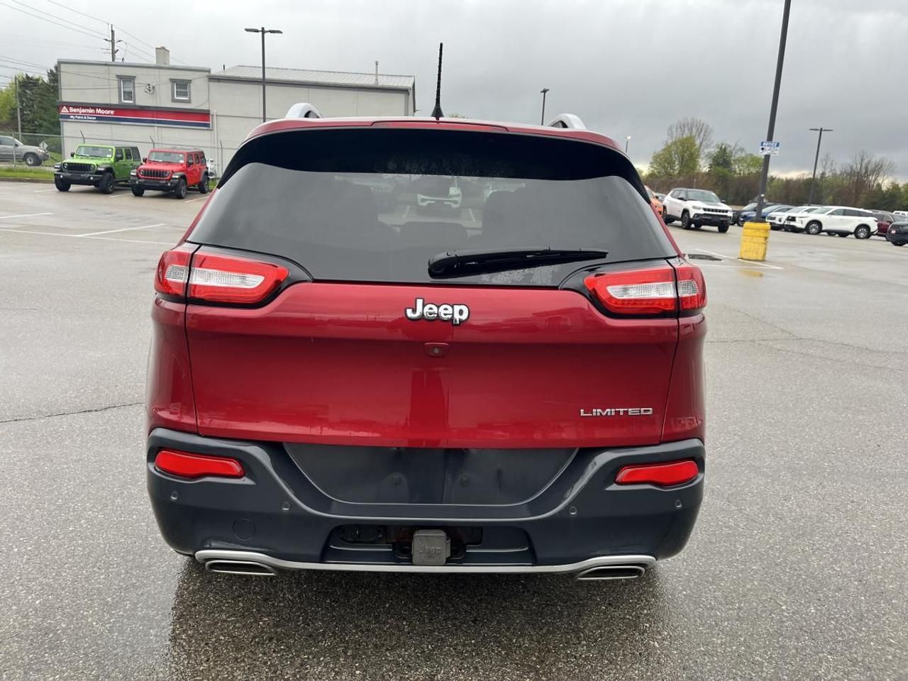2016 Jeep Cherokee FWD 4DR LIMITED Photo