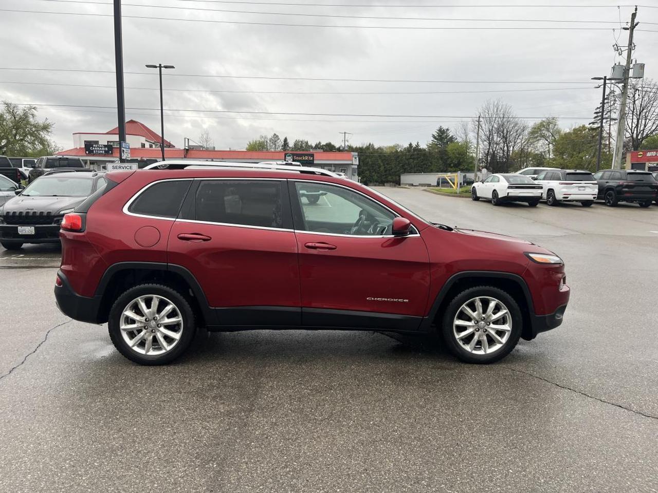 2016 Jeep Cherokee FWD 4DR LIMITED Photo