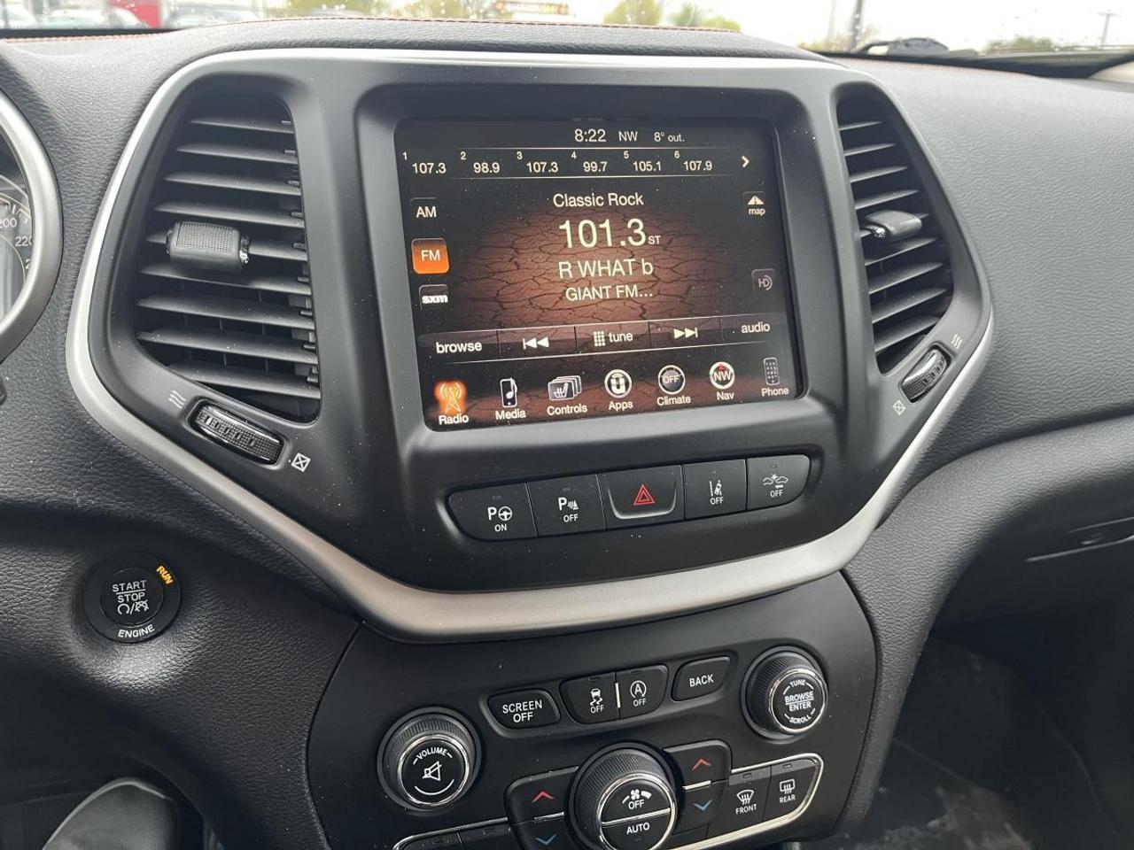 2016 Jeep Cherokee FWD 4DR LIMITED Photo