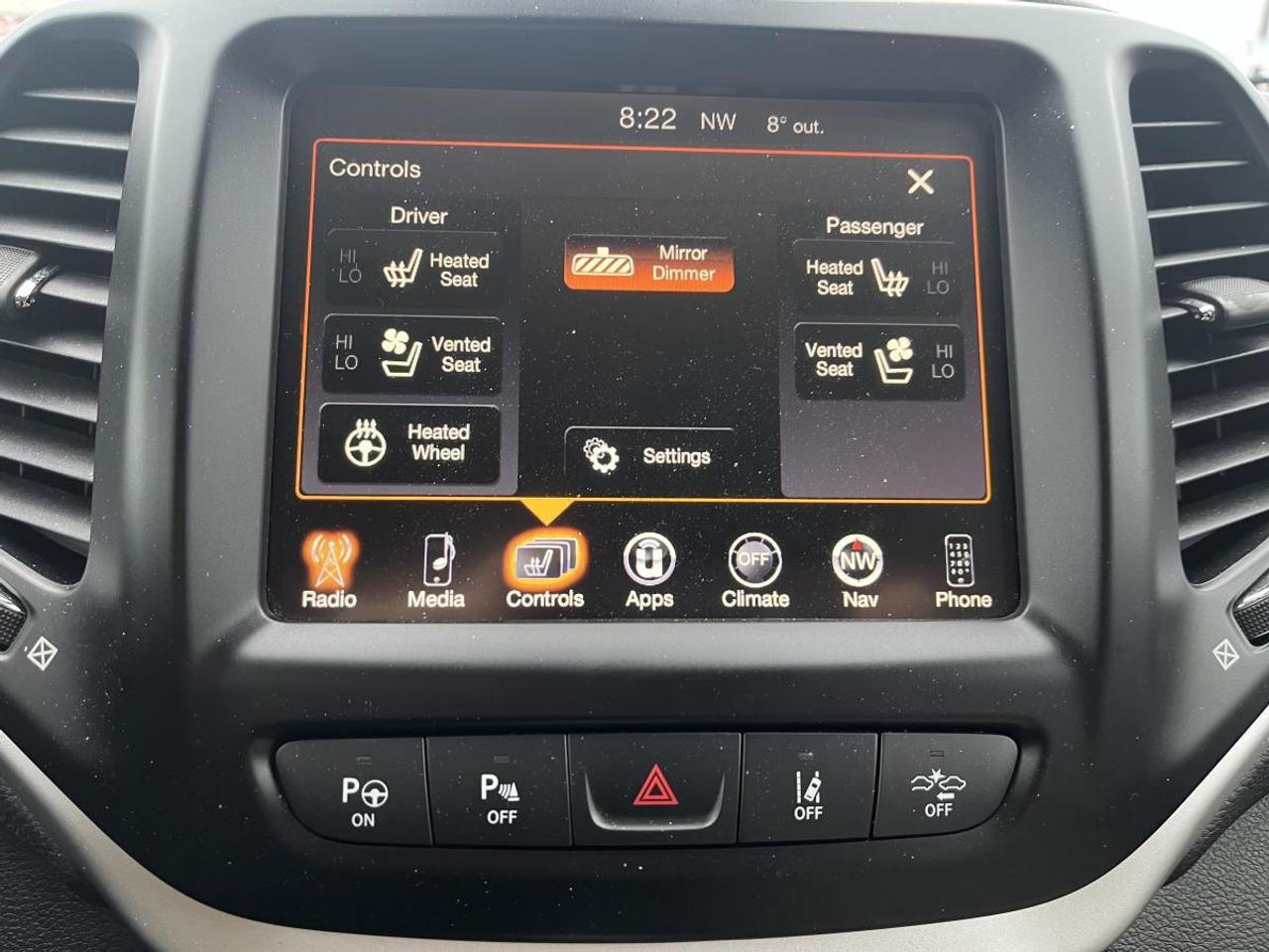 2016 Jeep Cherokee FWD 4DR LIMITED Photo