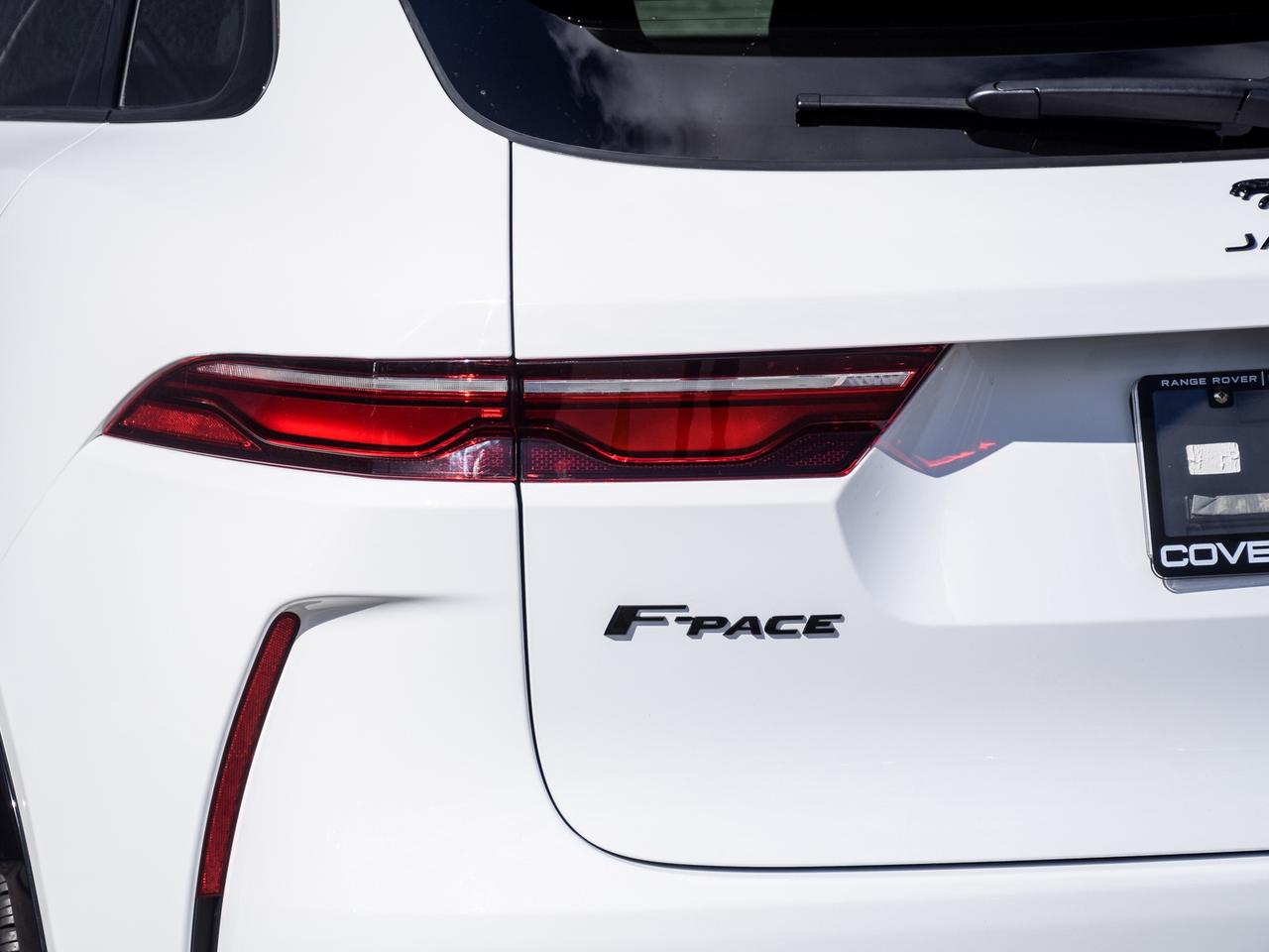 2023 Jaguar F-PACE SVR Photo
