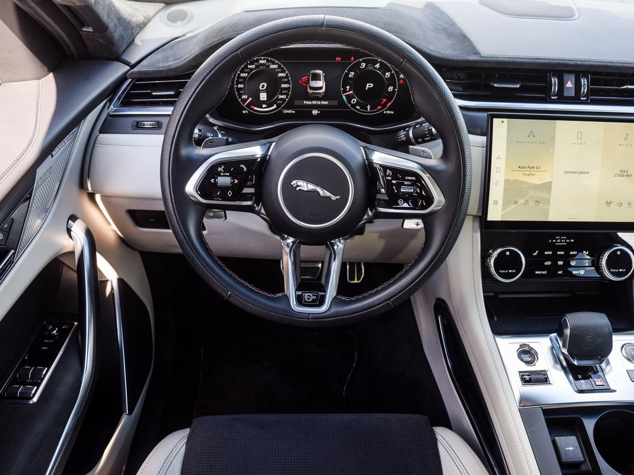 2023 Jaguar F-PACE SVR Photo