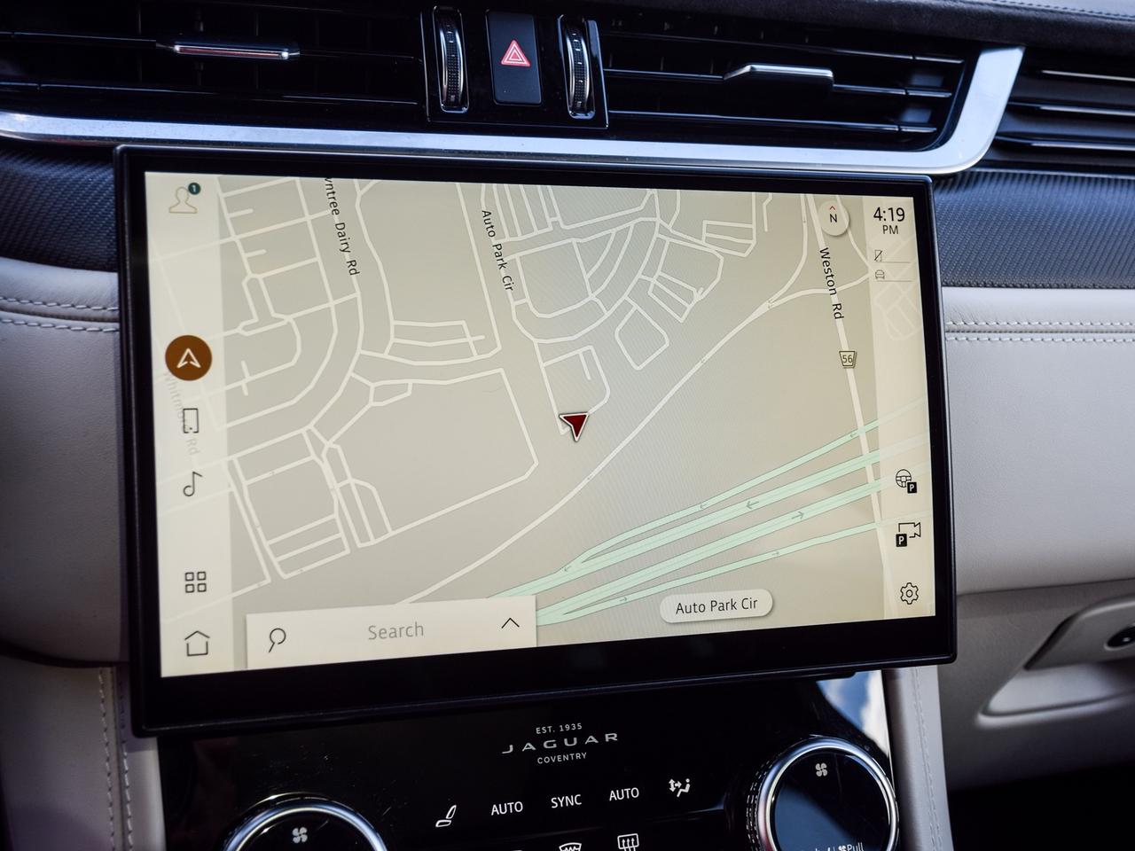 2023 Jaguar F-PACE SVR Photo