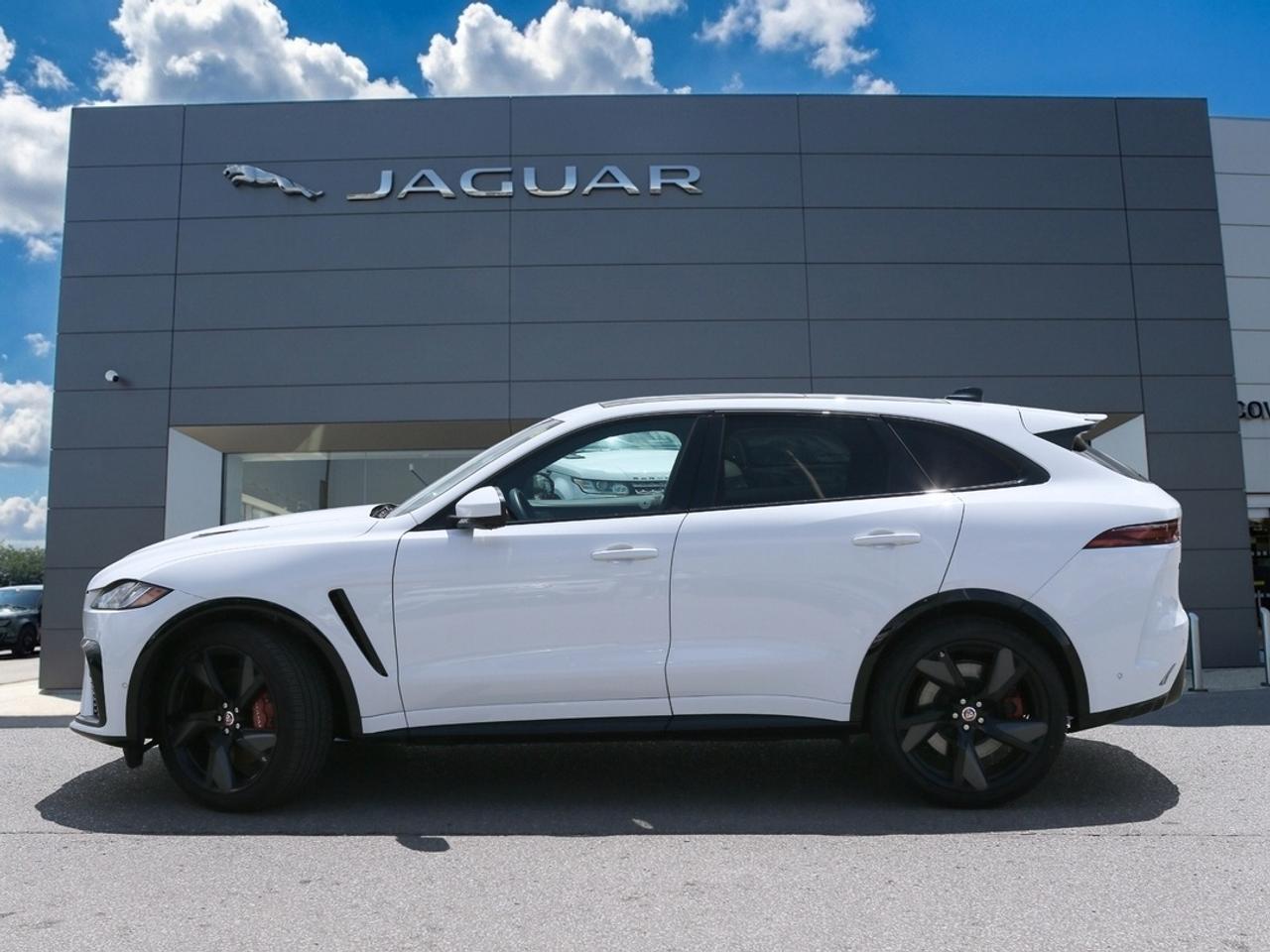 2023 Jaguar F-PACE SVR 550 HP SUPERCHARGED V8   SVR PERFORMANCE   MERIDIAN? AUDIO   PANORAMIC ROOF   PURE JAGUAR PERFORMANCE Photo5