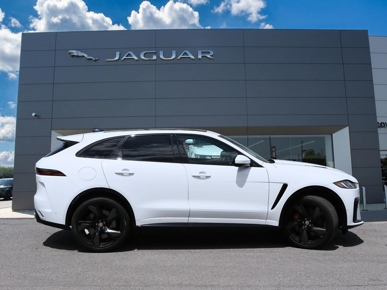 2023 Jaguar F-PACE SVR 550 HP SUPERCHARGED V8   SVR PERFORMANCE   MERIDIAN? AUDIO   PANORAMIC ROOF   PURE JAGUAR PERFORMANCE Photo