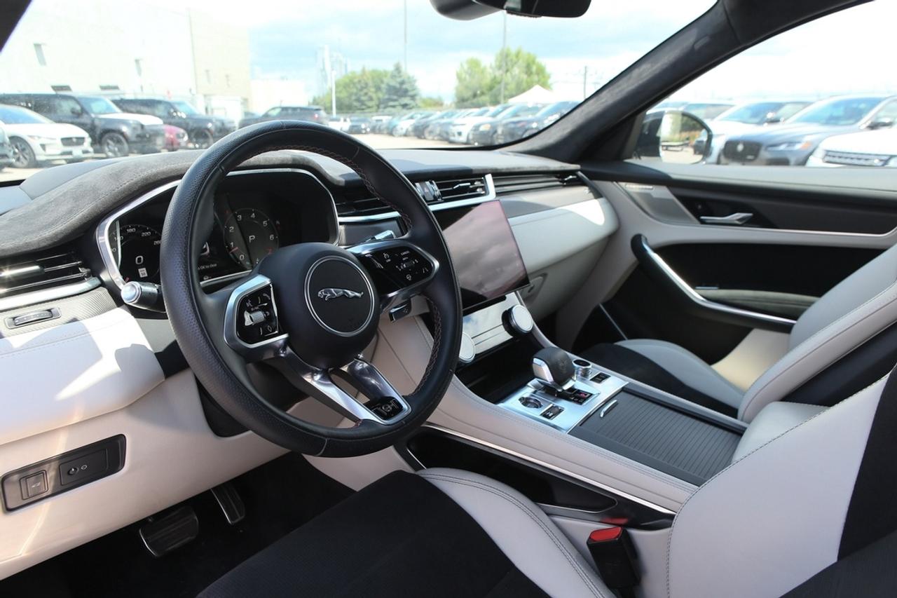 2023 Jaguar F-PACE SVR 550 HP SUPERCHARGED V8   SVR PERFORMANCE   MERIDIAN? AUDIO   PANORAMIC ROOF   PURE JAGUAR PERFORMANCE Photo
