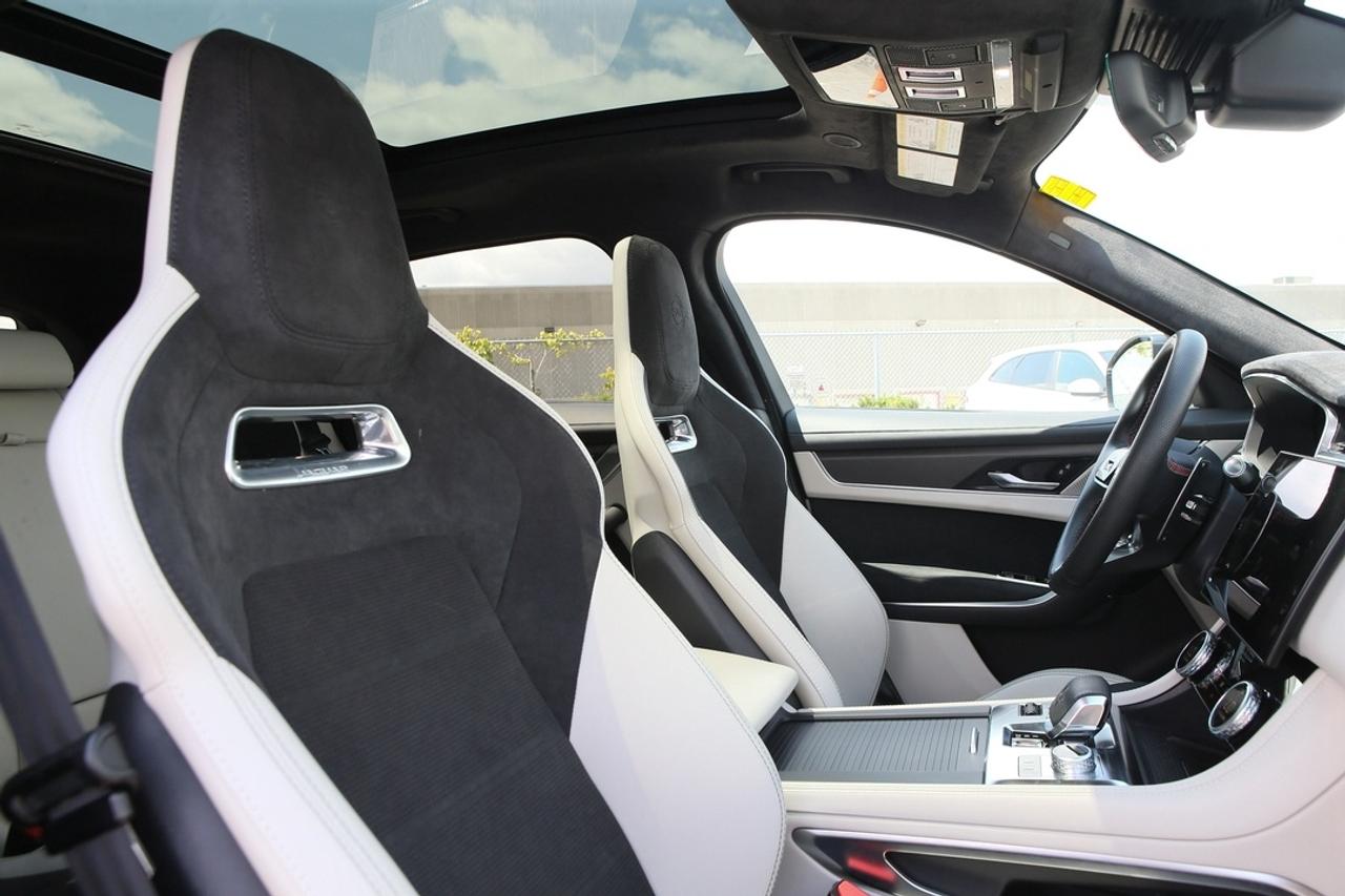 2023 Jaguar F-PACE SVR 550 HP SUPERCHARGED V8   SVR PERFORMANCE   MERIDIAN? AUDIO   PANORAMIC ROOF   PURE JAGUAR PERFORMANCE Photo