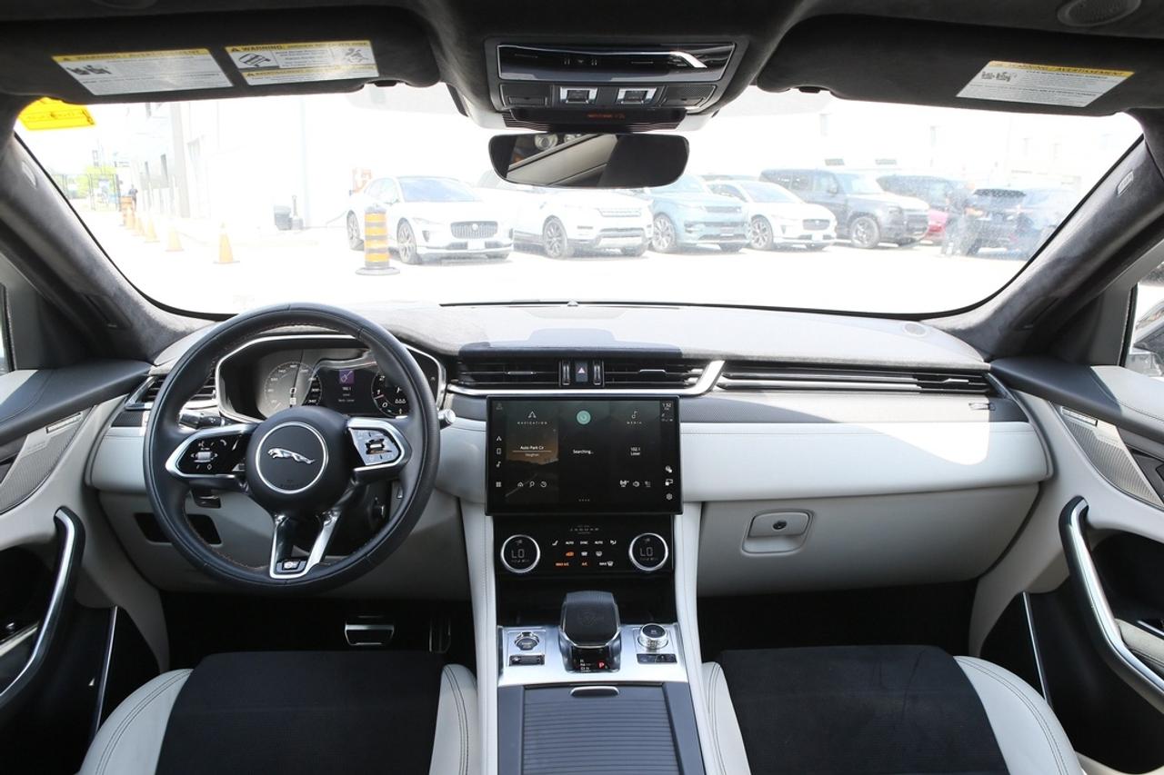 2023 Jaguar F-PACE SVR 550 HP SUPERCHARGED V8   SVR PERFORMANCE   MERIDIAN? AUDIO   PANORAMIC ROOF   PURE JAGUAR PERFORMANCE Photo
