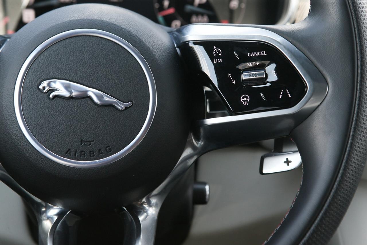 2023 Jaguar F-PACE SVR 550 HP SUPERCHARGED V8   SVR PERFORMANCE   MERIDIAN? AUDIO   PANORAMIC ROOF   PURE JAGUAR PERFORMANCE Photo
