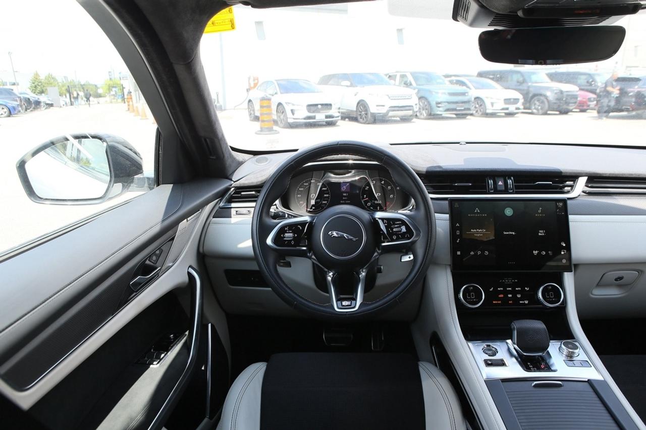 2023 Jaguar F-PACE SVR 550 HP SUPERCHARGED V8   SVR PERFORMANCE   MERIDIAN? AUDIO   PANORAMIC ROOF   PURE JAGUAR PERFORMANCE Photo