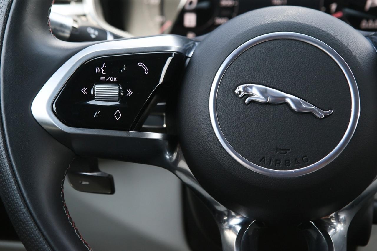 2023 Jaguar F-PACE SVR 550 HP SUPERCHARGED V8   SVR PERFORMANCE   MERIDIAN? AUDIO   PANORAMIC ROOF   PURE JAGUAR PERFORMANCE Photo