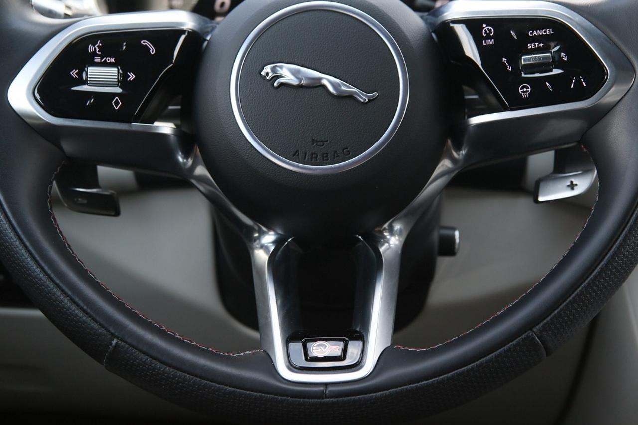 2023 Jaguar F-PACE SVR 550 HP SUPERCHARGED V8   SVR PERFORMANCE   MERIDIAN? AUDIO   PANORAMIC ROOF   PURE JAGUAR PERFORMANCE Photo