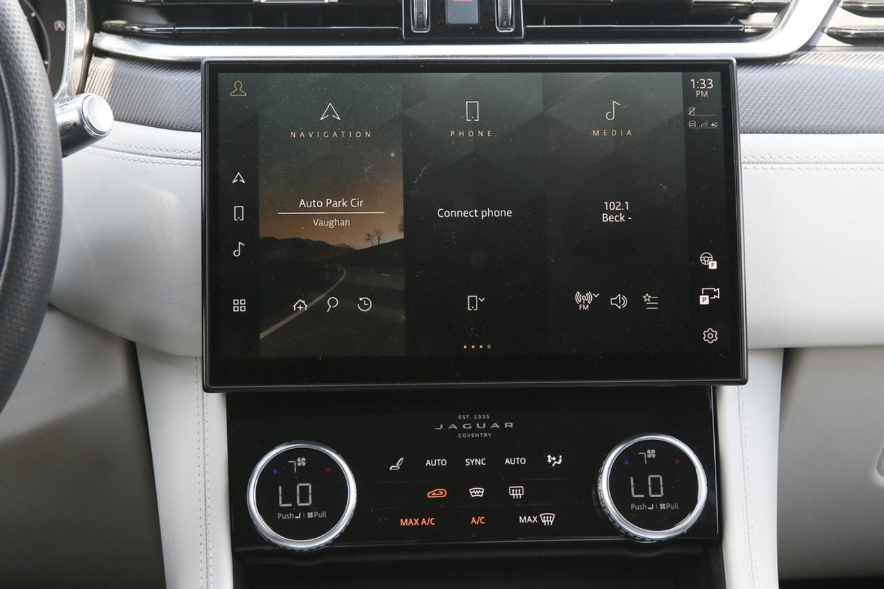2023 Jaguar F-PACE SVR 550 HP SUPERCHARGED V8   SVR PERFORMANCE   MERIDIAN? AUDIO   PANORAMIC ROOF   PURE JAGUAR PERFORMANCE Photo