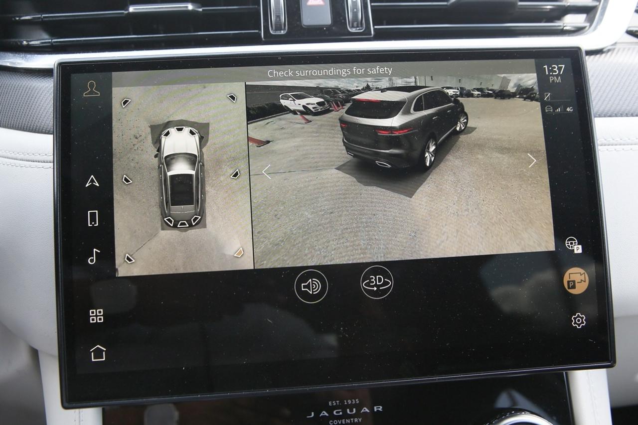 2023 Jaguar F-PACE SVR 550 HP SUPERCHARGED V8   SVR PERFORMANCE   MERIDIAN? AUDIO   PANORAMIC ROOF   PURE JAGUAR PERFORMANCE Photo