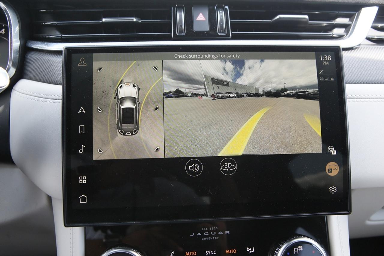 2023 Jaguar F-PACE SVR 550 HP SUPERCHARGED V8   SVR PERFORMANCE   MERIDIAN? AUDIO   PANORAMIC ROOF   PURE JAGUAR PERFORMANCE Photo