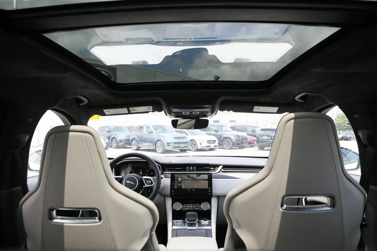 2023 Jaguar F-PACE SVR 550 HP SUPERCHARGED V8   SVR PERFORMANCE   MERIDIAN? AUDIO   PANORAMIC ROOF   PURE JAGUAR PERFORMANCE Photo