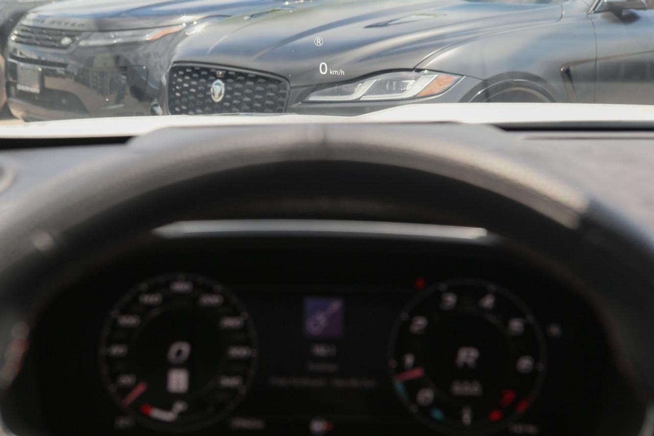 2023 Jaguar F-PACE SVR 550 HP SUPERCHARGED V8   SVR PERFORMANCE   MERIDIAN? AUDIO   PANORAMIC ROOF   PURE JAGUAR PERFORMANCE Photo