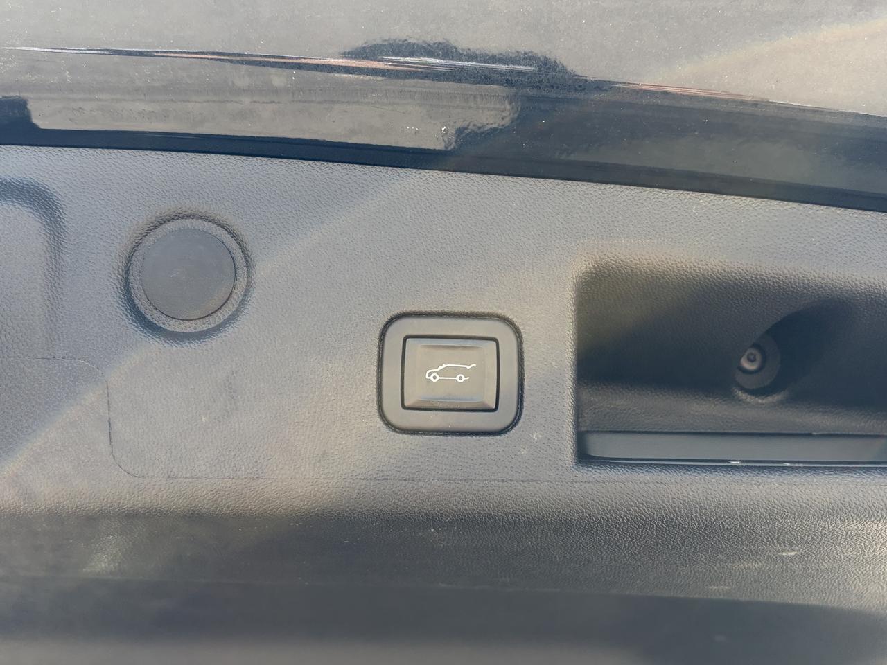 2022 Chevrolet Equinox LT AWD   Heated Seats   Blindspot   Power Liftgate Photo