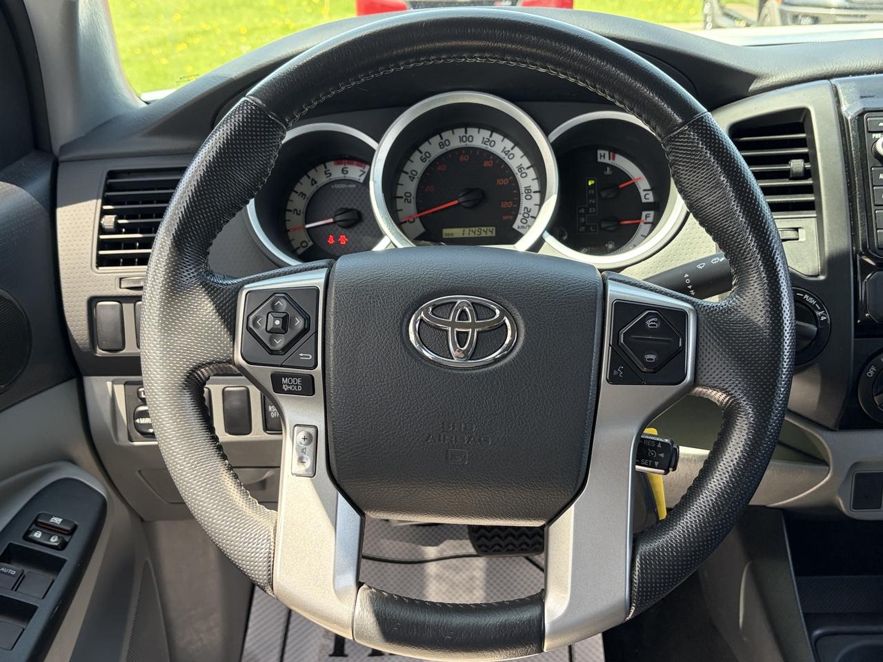 2015 Toyota Tacoma V6 4WD Double Cab   Bluetooth   Satellite Radio Photo