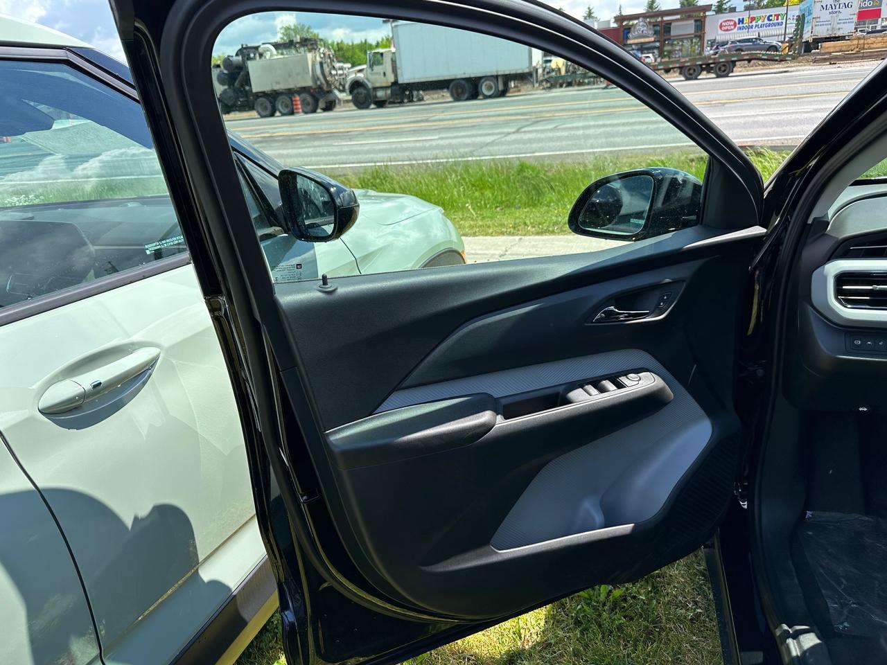 2027 Chevrolet Bolt RS 4dr Photo