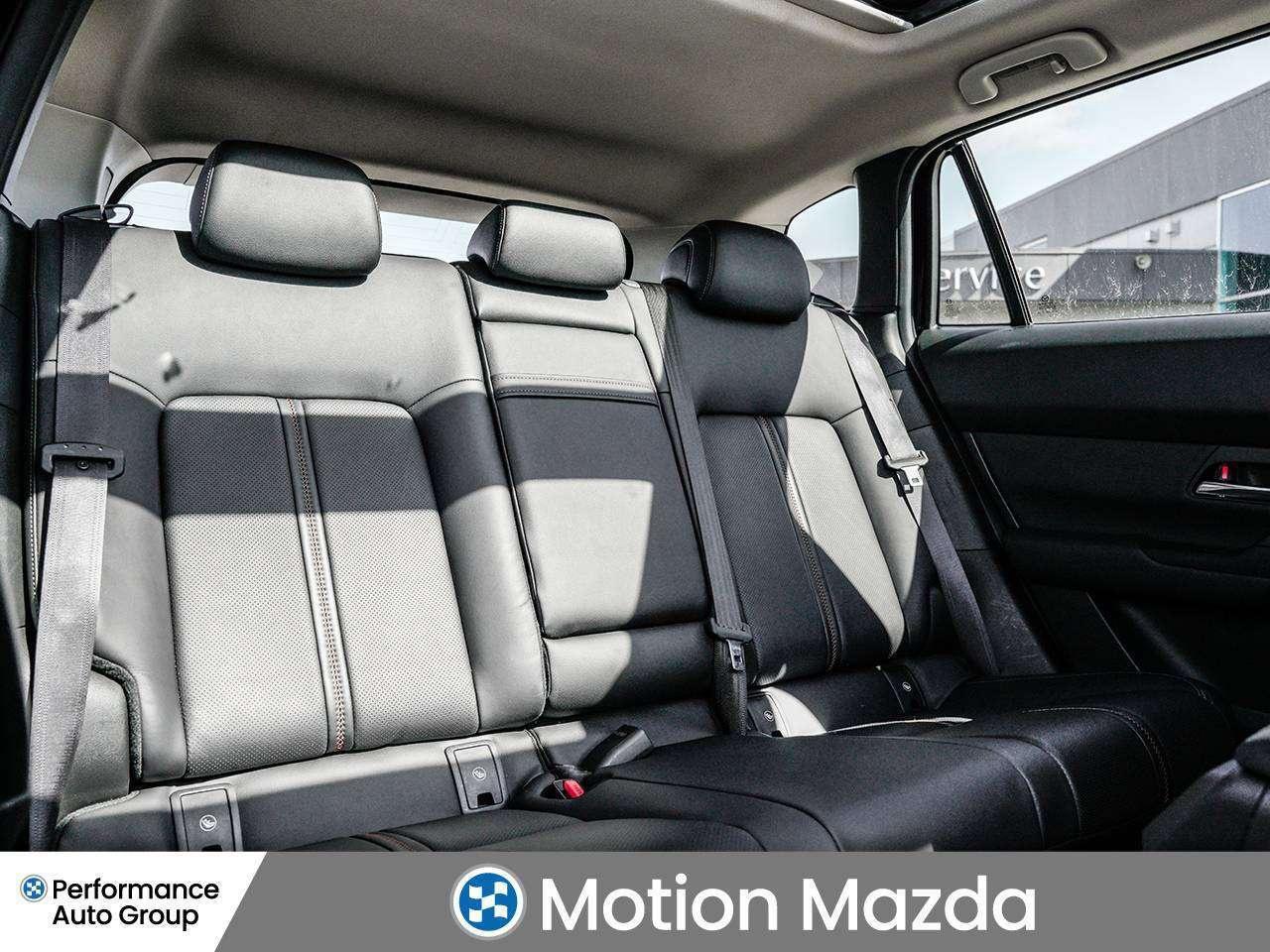 2024 Mazda CX-50 GT w/Turbo   LEATHER   PANO ROOF   NAVI   CAR PLAY Photo