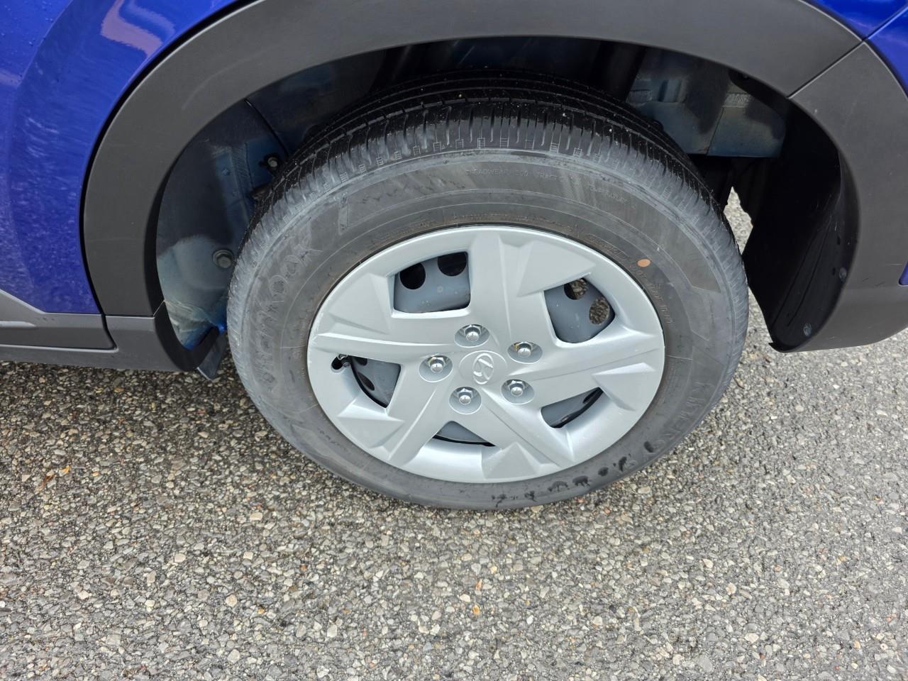 2023 Hyundai Venue Essential 4dr Front-Wheel Drive Photo