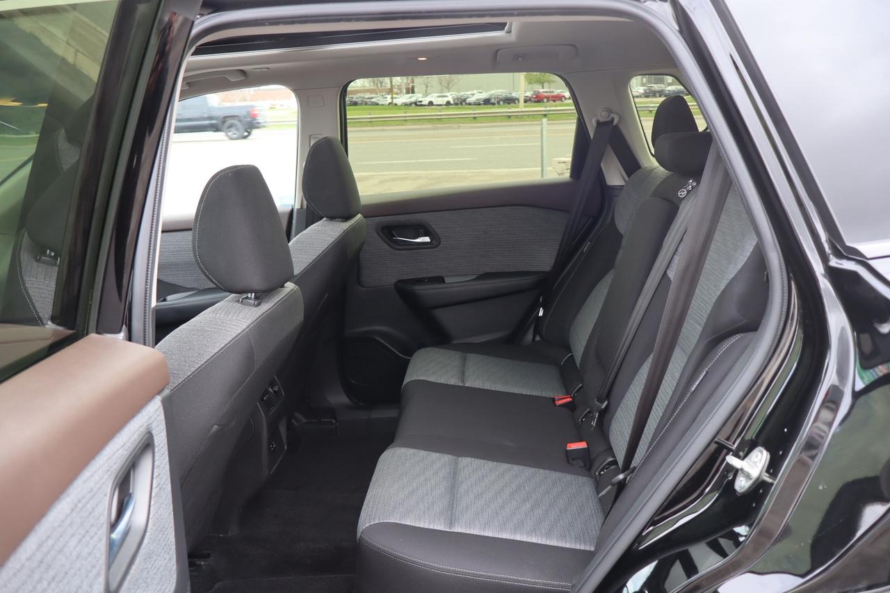 2023 Nissan Rogue SV AWD   Moonroof   No Accident   Clean Carfax Photo