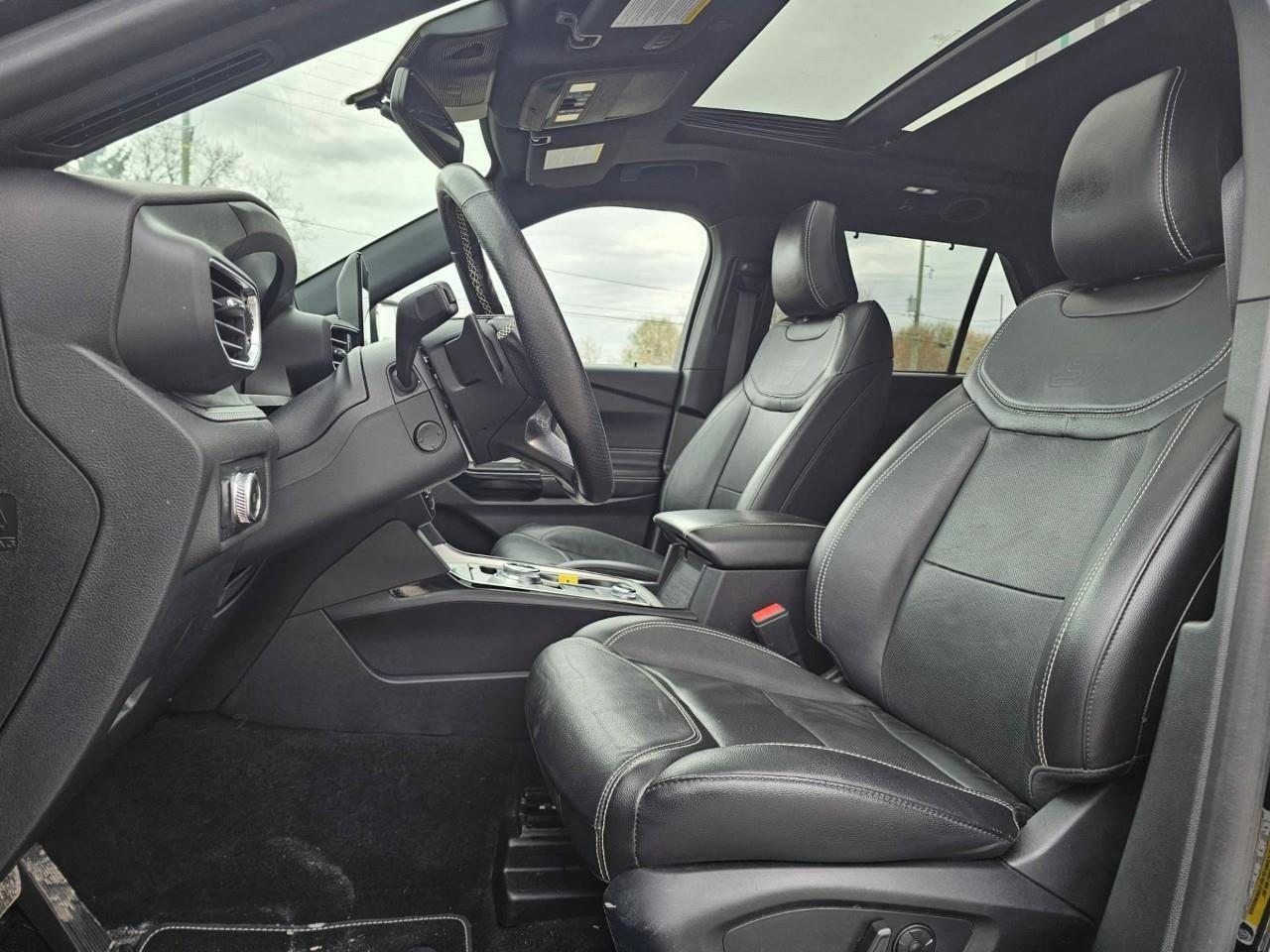 2022 Ford Explorer ST 4dr 4x4 Photo