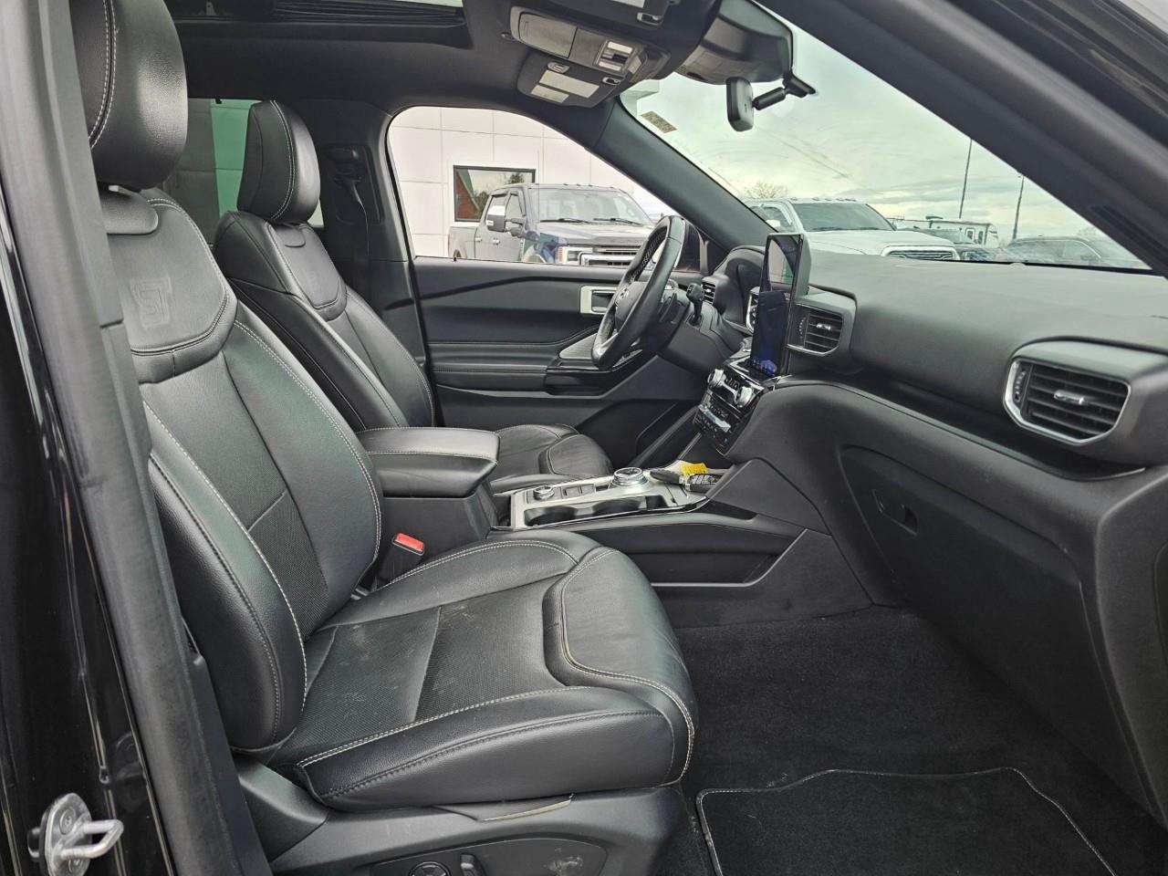 2022 Ford Explorer ST 4dr 4x4 Photo