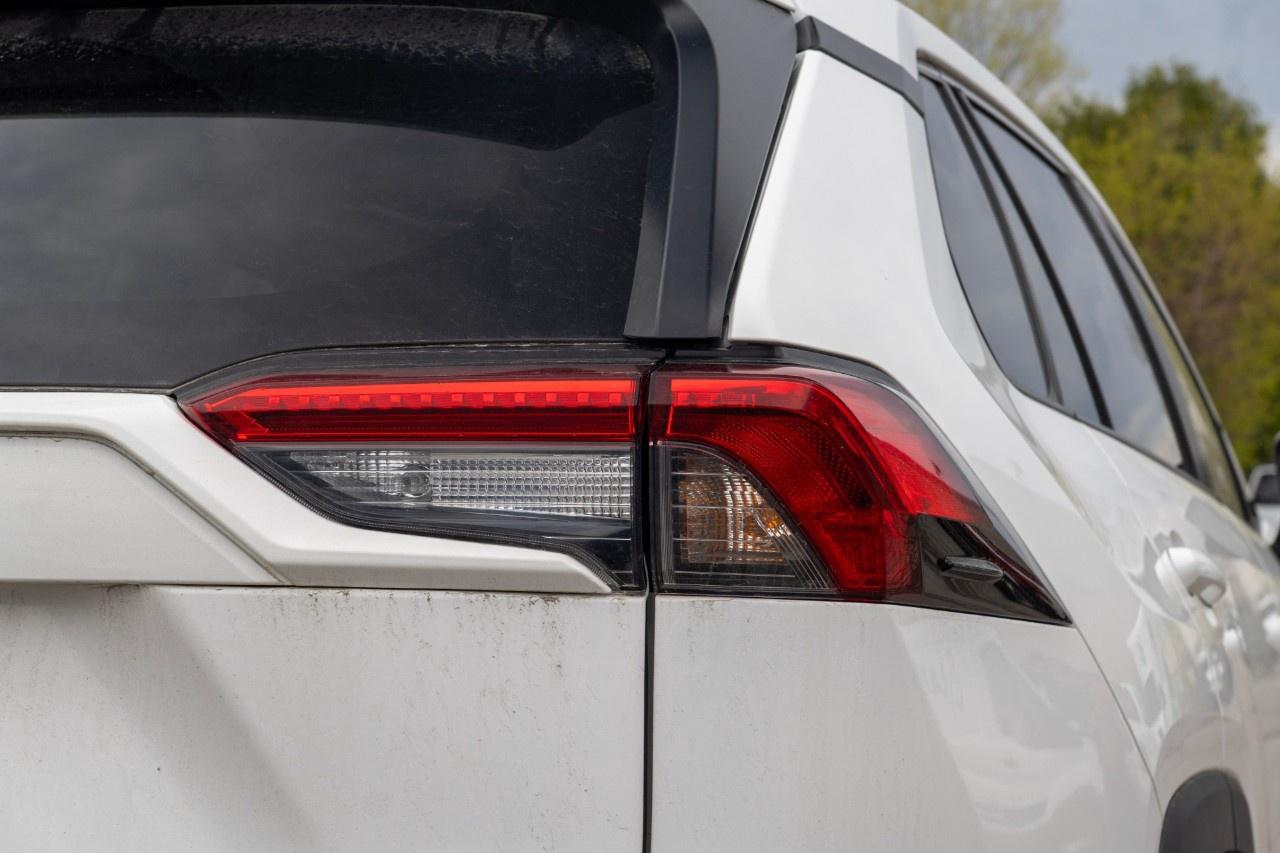 2022 Toyota RAV4 XLE AWD Photo