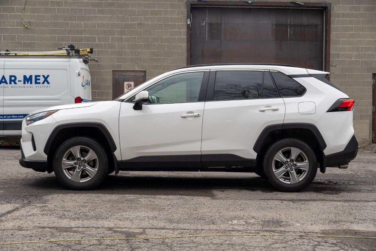 2022 Toyota RAV4 XLE AWD Photo