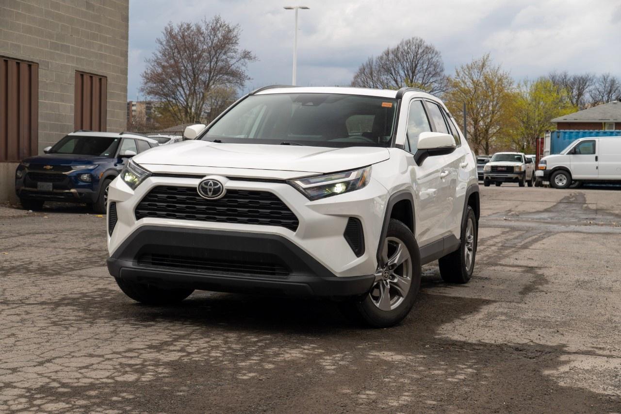 2022 Toyota RAV4 XLE AWD Photo