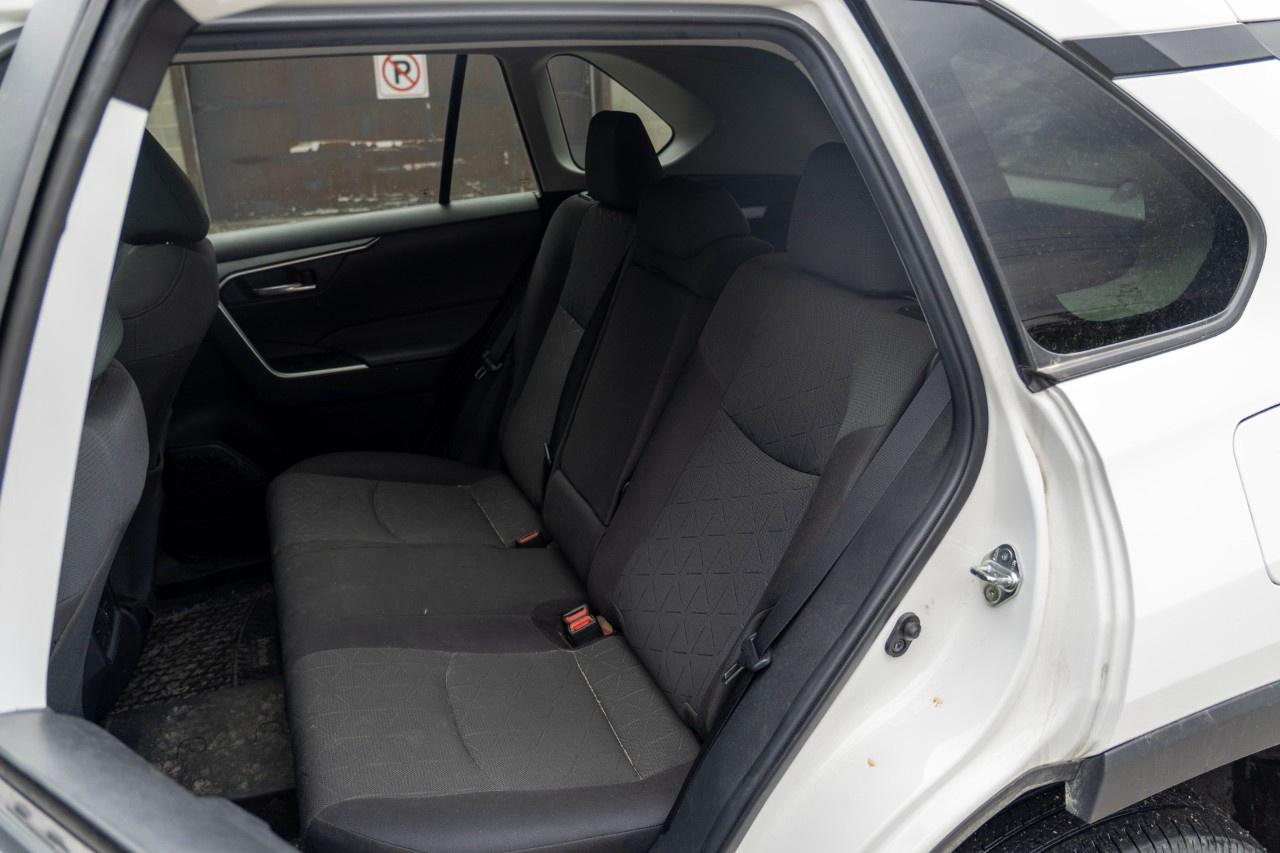 2022 Toyota RAV4 XLE AWD Photo