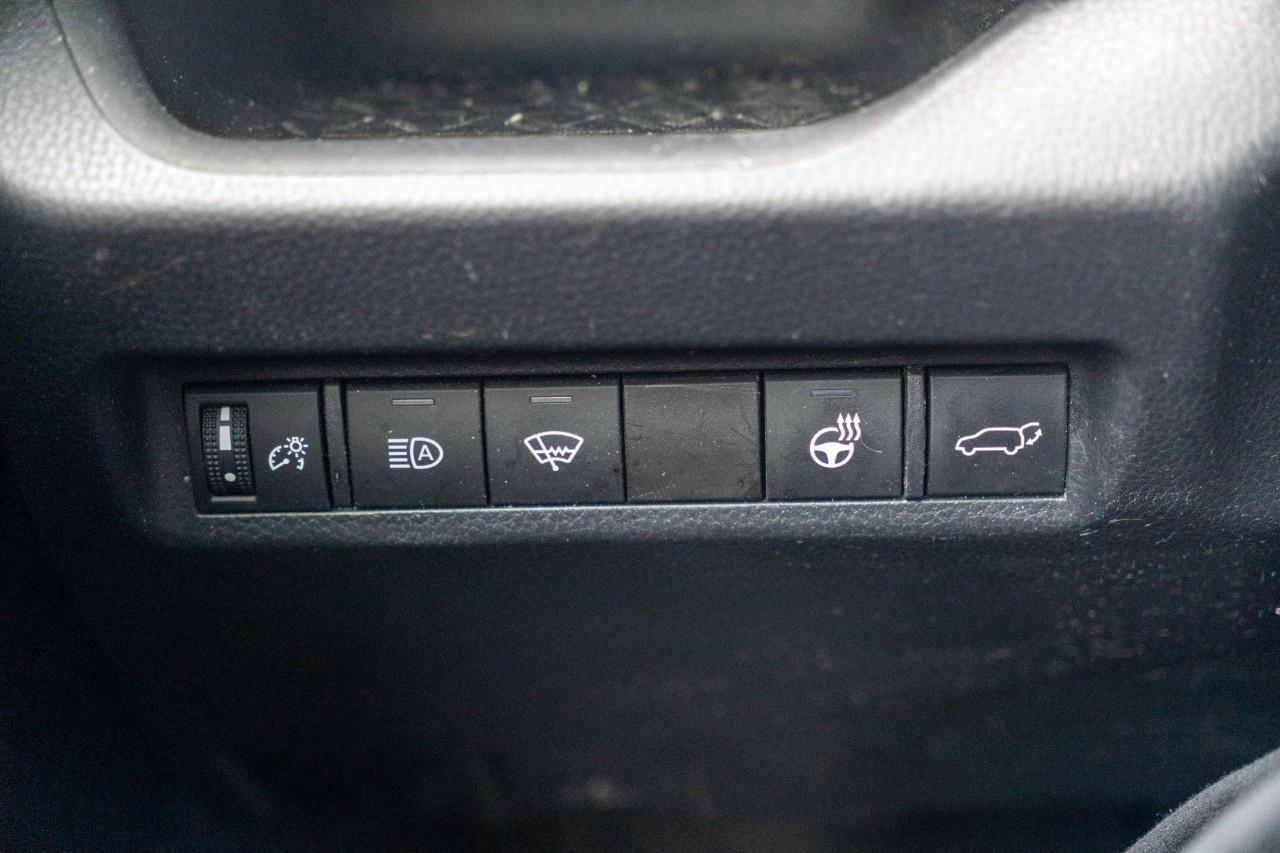 2022 Toyota RAV4 XLE AWD Photo