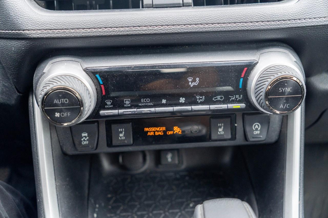 2022 Toyota RAV4 XLE AWD Photo
