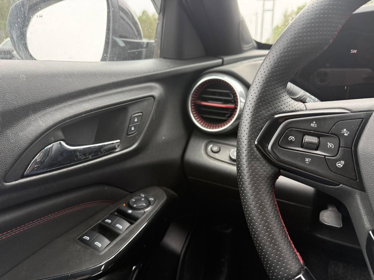 2025 Chevrolet Trax FWD 4dr 2RS Photo