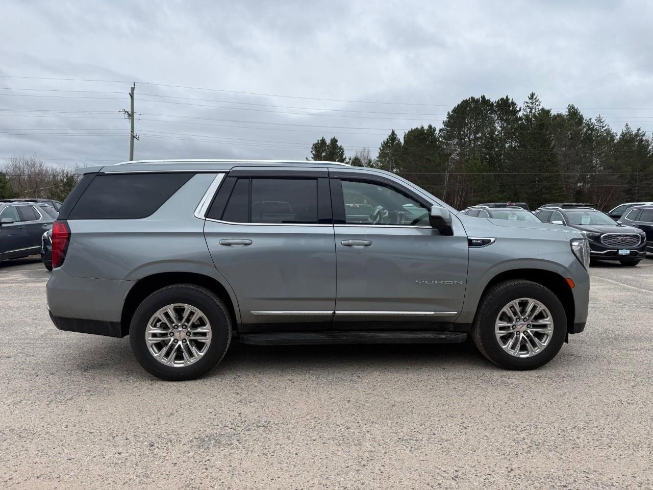 2024 GMC Yukon SLT ALL WEATHER MATS. RUNNING BOARDS. REAR SEAT ME Photo