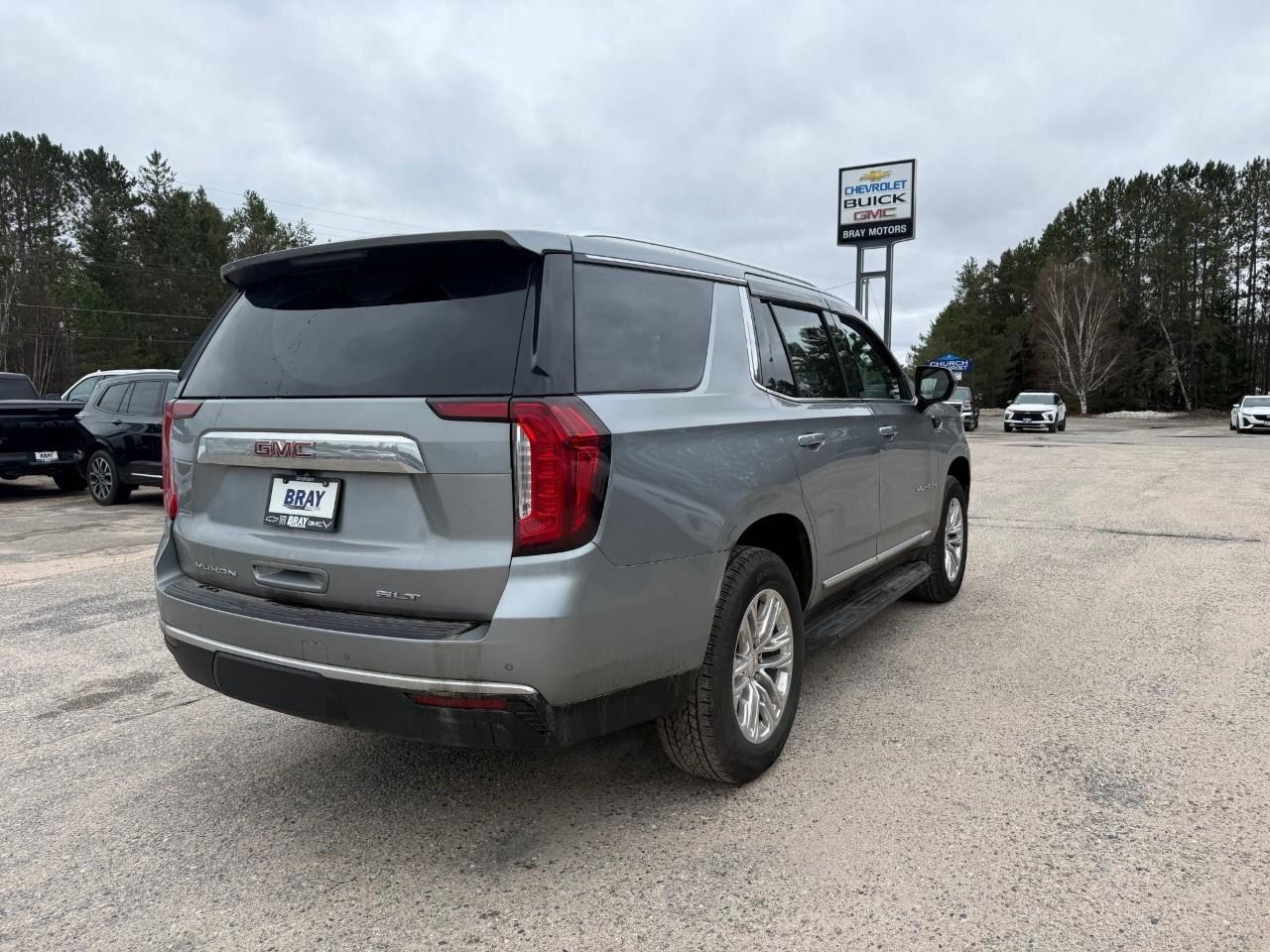 2024 GMC Yukon SLT ALL WEATHER MATS. RUNNING BOARDS. REAR SEAT ME Photo