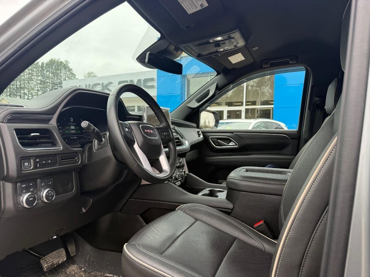 2024 GMC Yukon SLT ALL WEATHER MATS. RUNNING BOARDS. REAR SEAT ME Photo