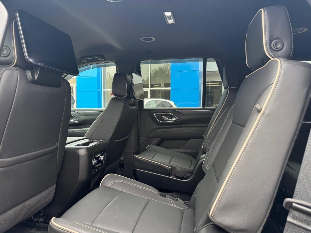 2024 GMC Yukon SLT ALL WEATHER MATS. RUNNING BOARDS. REAR SEAT ME Photo