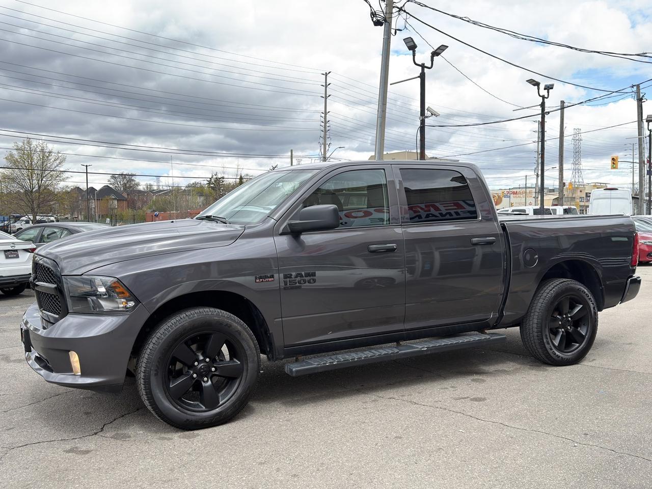 2022 RAM 1500 Classic Express Crew Cab 5.7 HEMI 4X4   Htd Steering   Htd Photo