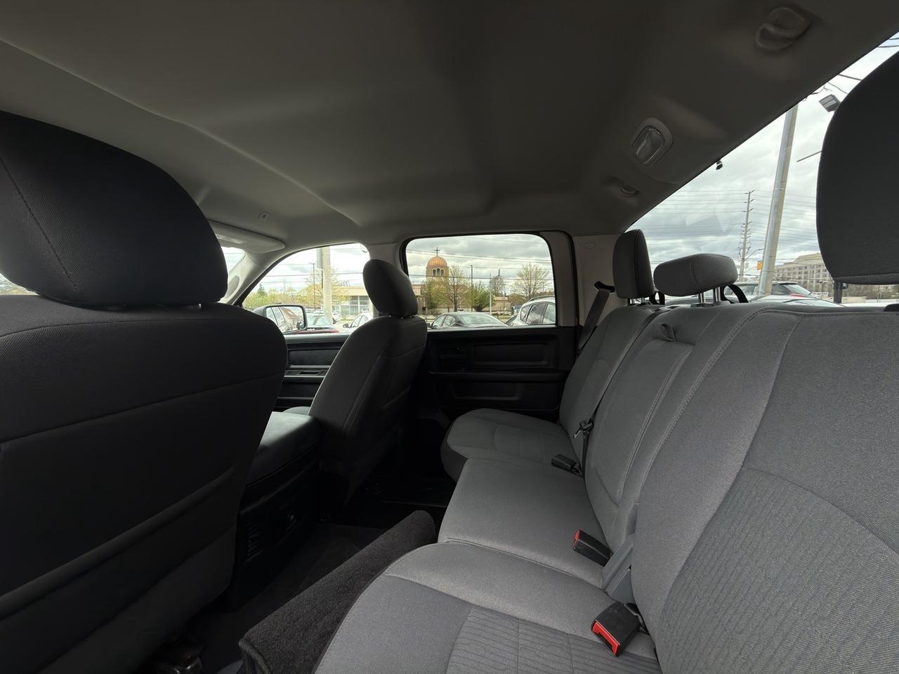 2022 RAM 1500 Classic Express Crew Cab 5.7 HEMI 4X4   Htd Steering   Htd Photo