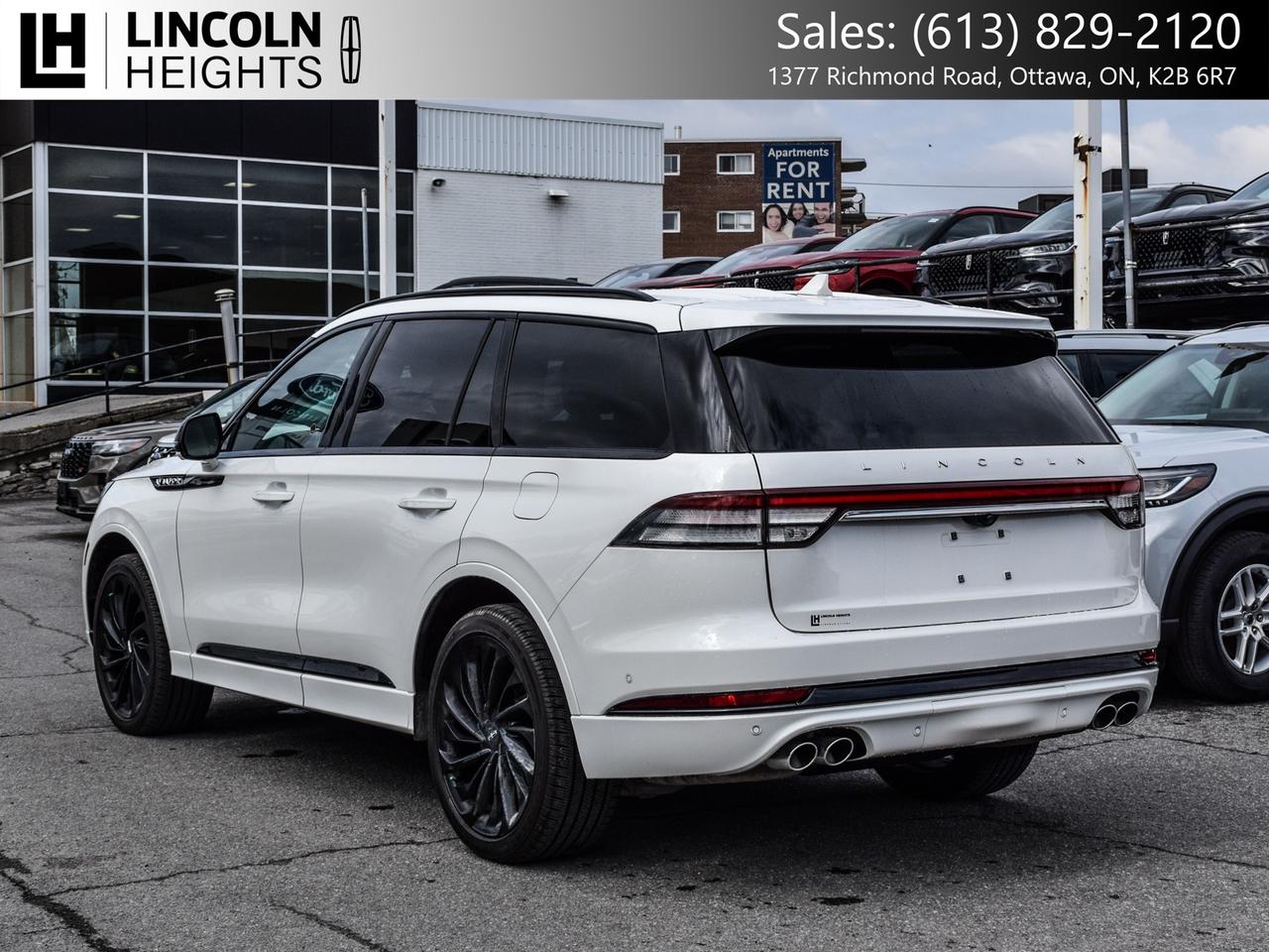 2023 Lincoln Aviator  Photo3