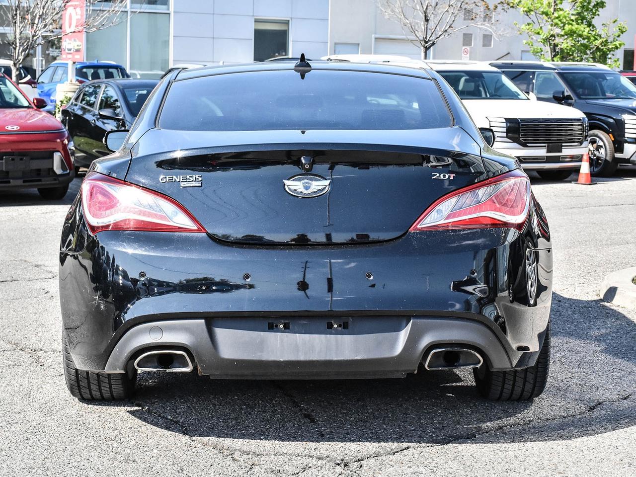 2014 Hyundai Genesis Coupe 2.0T at Photo4