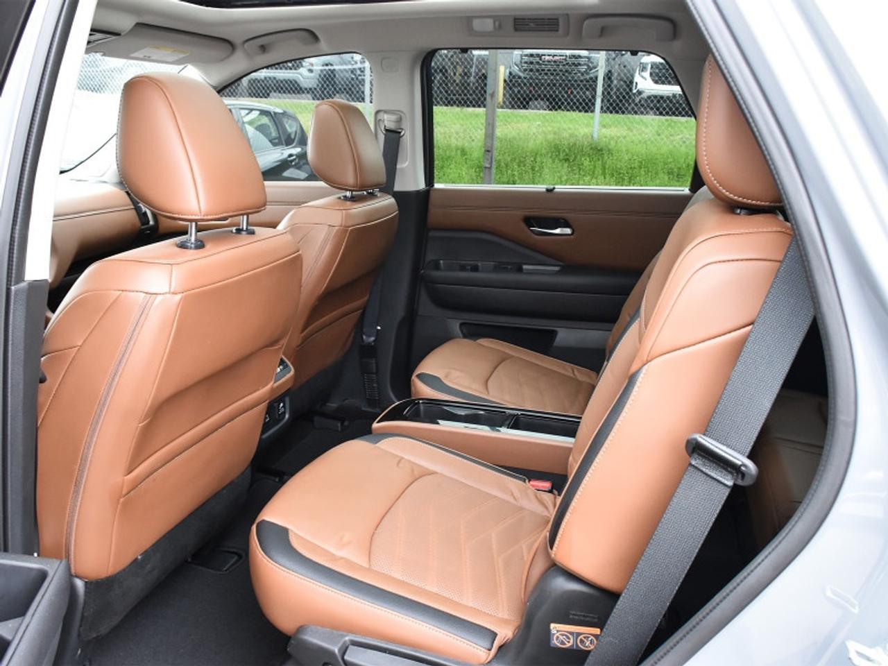 2024 Nissan Pathfinder Platinum   Leather   Roof   Navi   Adaptive Cruise Photo