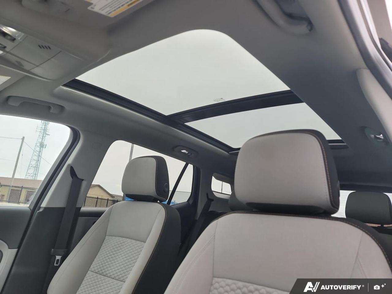 2019 GMC Terrain SLE AWD   REMOTE START   NO CLAIMS   PANO ROOF Photo