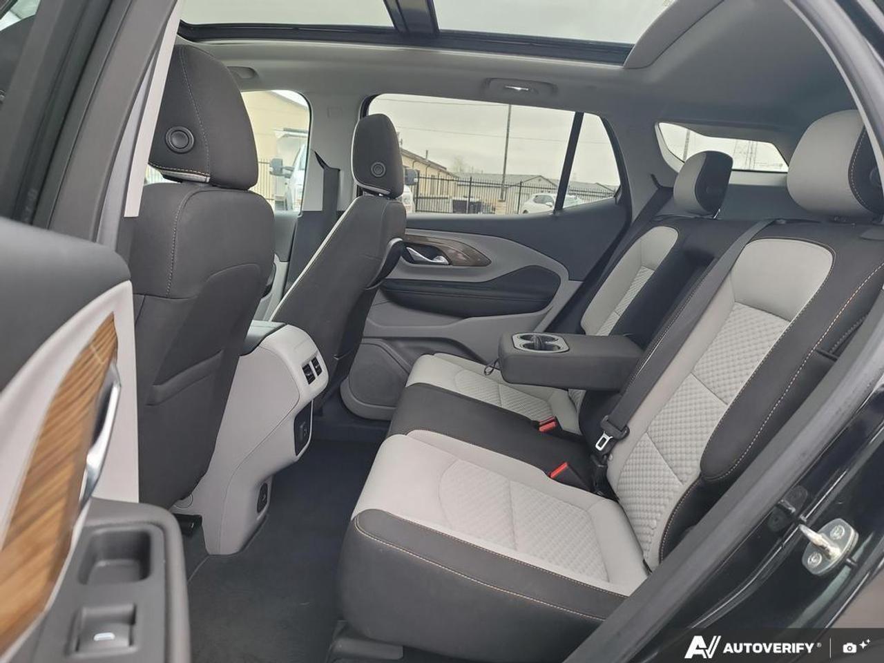 2019 GMC Terrain SLE AWD   REMOTE START   NO CLAIMS   PANO ROOF Photo