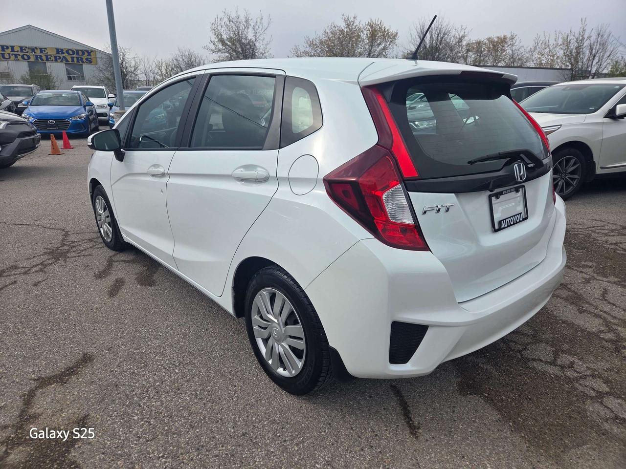 2016 Honda Fit LX Photo4