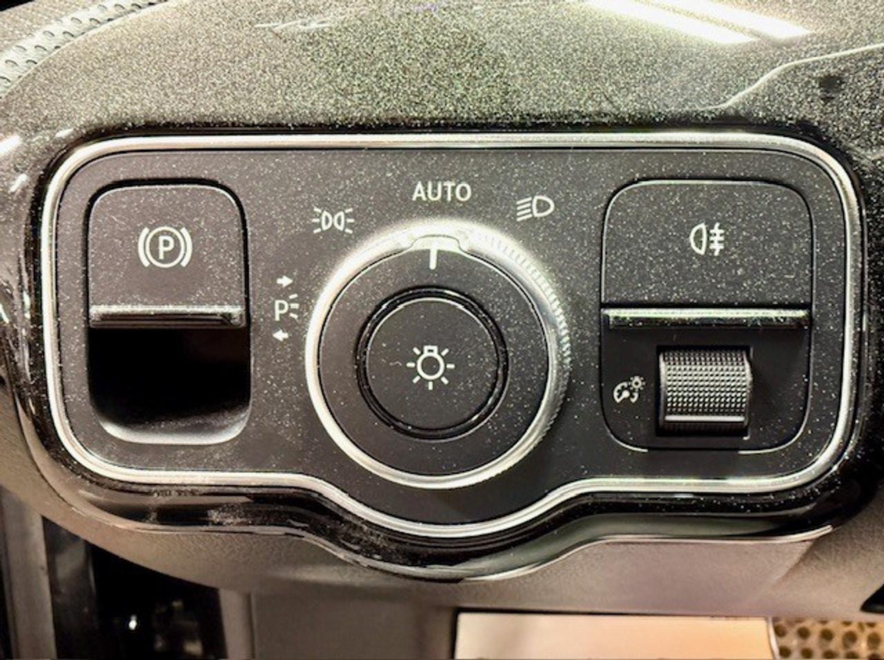 2022 Mercedes-Benz A-Class A 250 4MATIC Hatch, NIGHT PKG, APPLE CARPLAY, AMG Photo